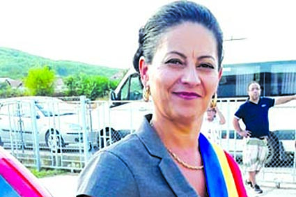 Cristina Munteanu Primarul Comunei Prundeni 01