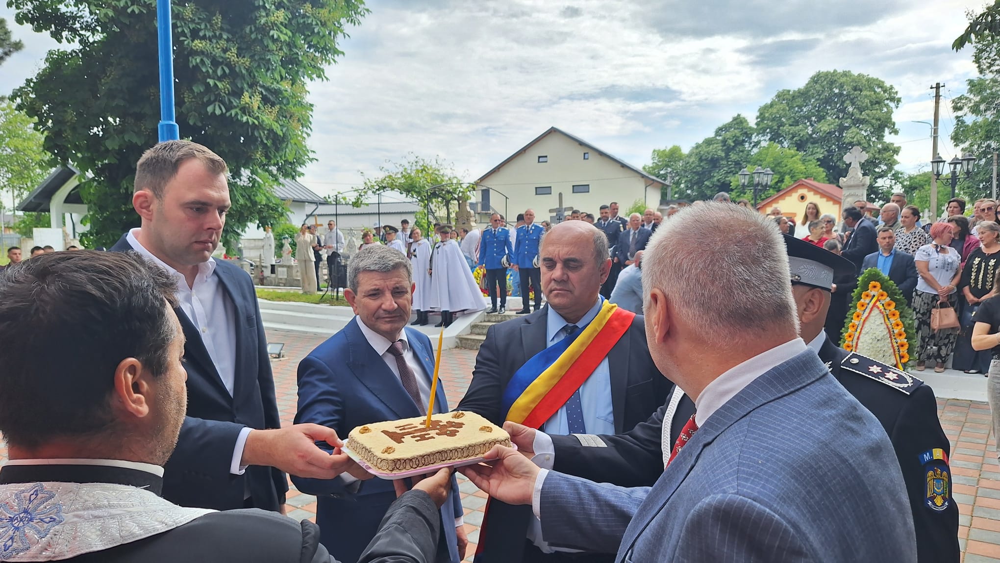 Deputatul AUR Nicolae Mindrescu A Salvat Opnoarea Parlamentului Romaniei La Dragsani De Ziua Eroilor 2026 01