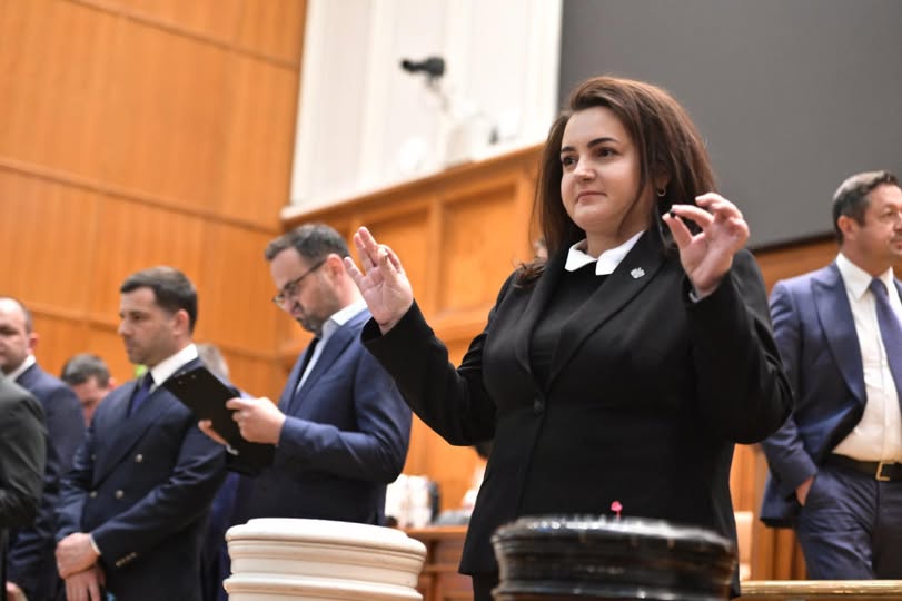 Senatoarea Andra Bica A Votat Motiunea Comuna Psd Aur Pce Pentru Demiterea Guvernului Bolojan 00