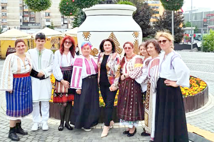 Senatoarea Andra Bica Si Mestesugarii Valceni 00