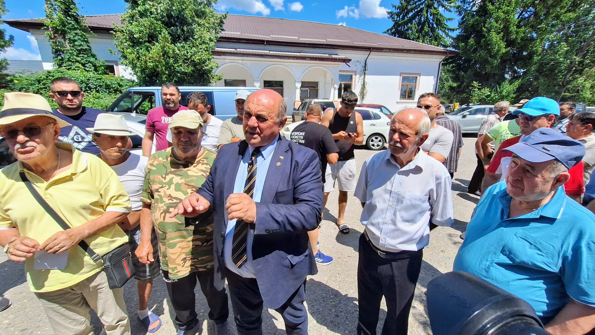 Consultare Publica In Cartierul Zlatarei Din Dragasani 05 07 2026 01